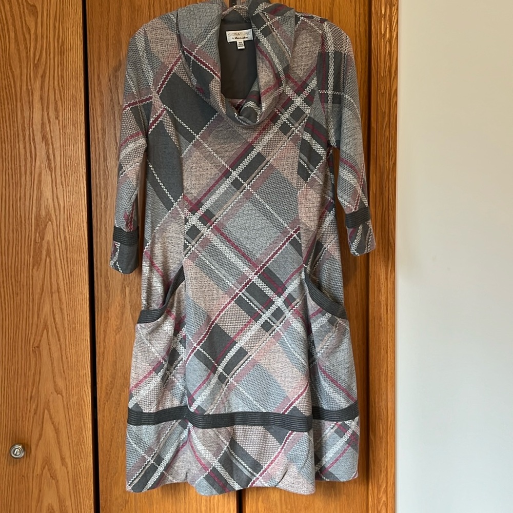 Robbie Bee Signature Petites Check Dress. Petite Medium.